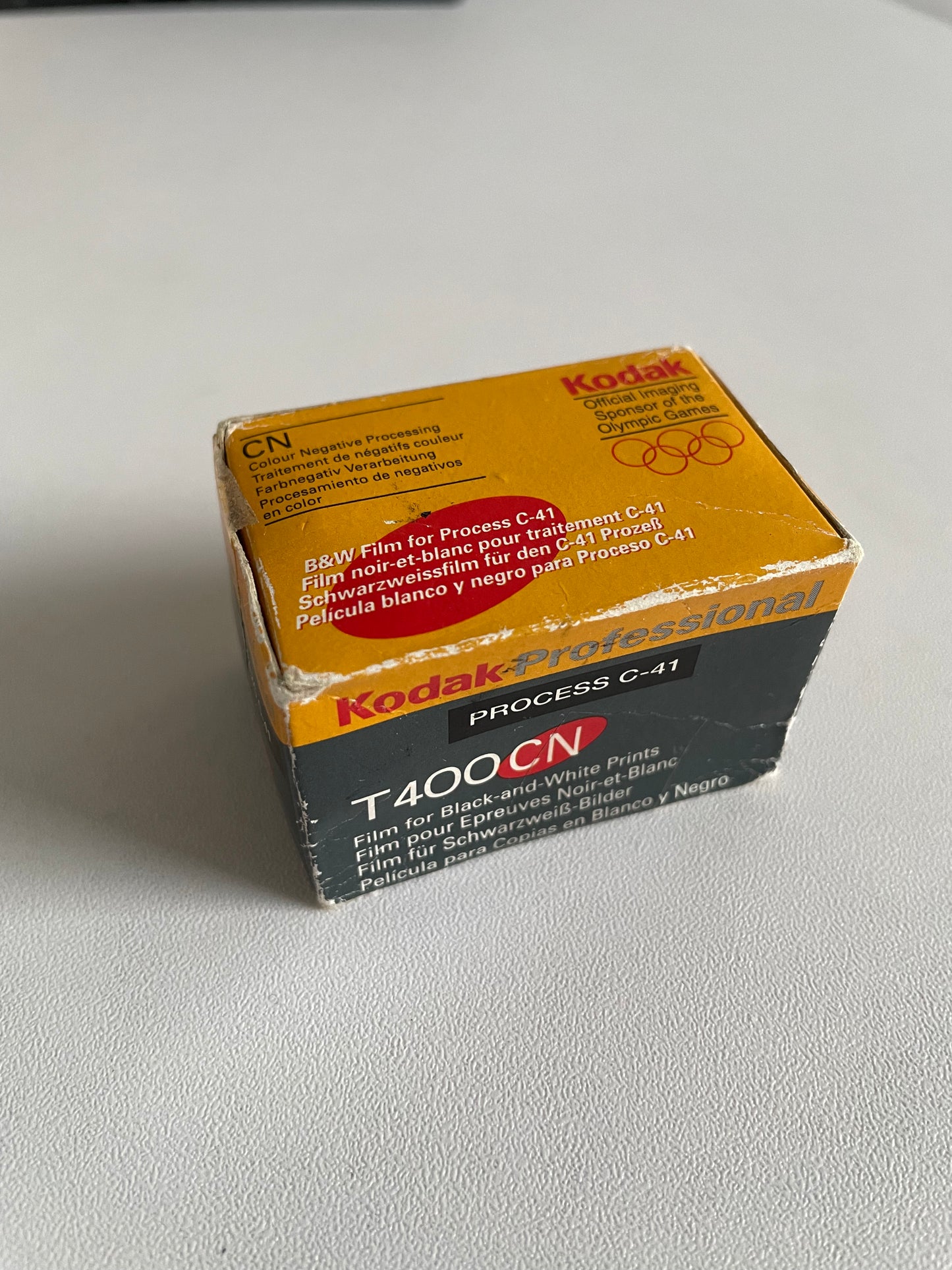 Kodak T400CN – B&W Film That Develops in Colour | Exp. 2005 (Fridge-Kept)